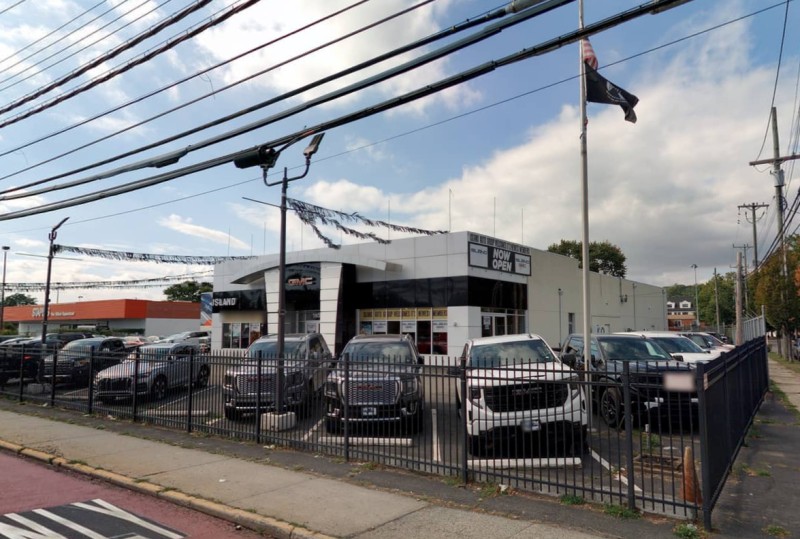 1855 Hylan Boulevard (Credit - Cyclomedia)